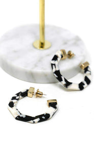 MARBLED ACRYLIC HOOPS EARRING THE SIS KISS 